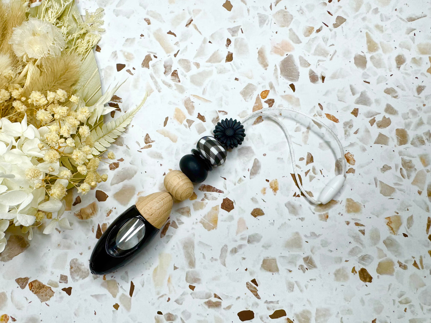 Black Daisy Gingham Diffuser